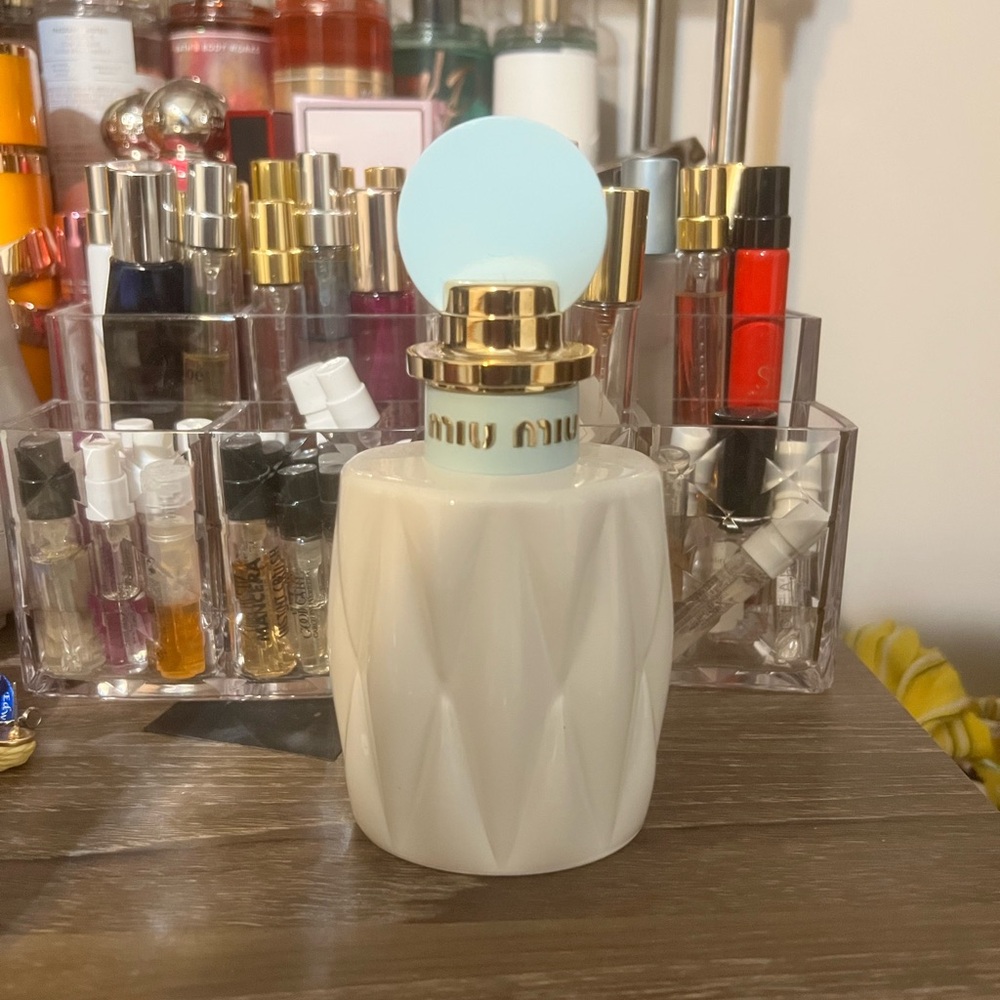 Miu Miu Ladies Fleur De Lait EDP Spray